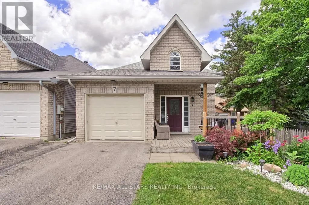 7 John Harvey Street Uxbridge ON L9P 1C3