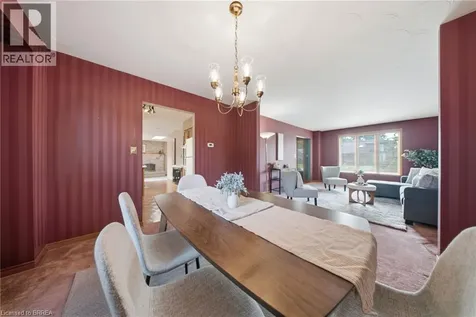 22 Colonial Crescent Brantford ON N3R 7M6