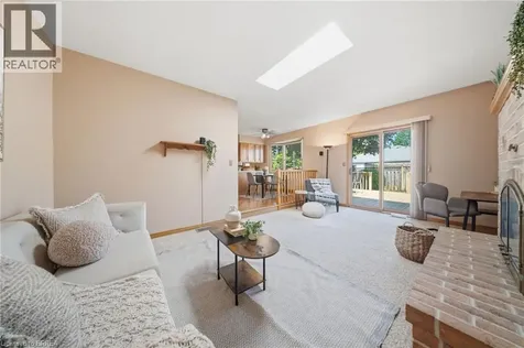 22 Colonial Crescent Brantford ON N3R 7M6