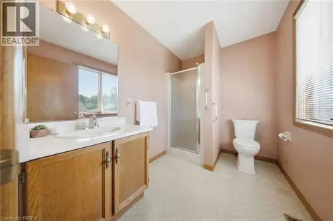 22 Colonial Crescent Brantford ON N3R 7M6