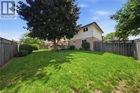 22 Colonial Crescent Brantford ON N3R 7M6