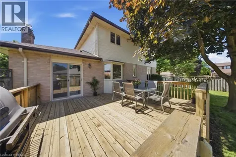 22 Colonial Crescent Brantford ON N3R 7M6