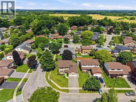 22 Colonial Crescent Brantford ON N3R 7M6