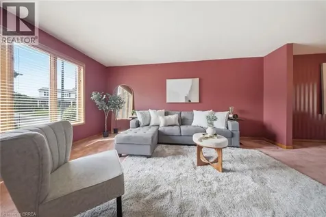 22 Colonial Crescent Brantford ON N3R 7M6