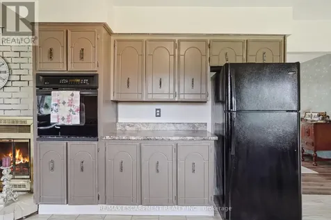 1408 Edgewood Road Hamilton ON L8N 2Z7