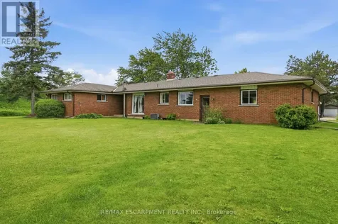 1408 Edgewood Road Hamilton ON L8N 2Z7