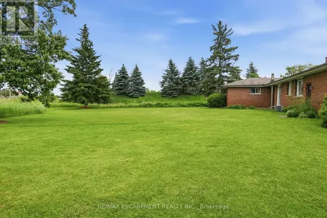 1408 Edgewood Road Hamilton ON L8N 2Z7