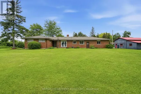 1408 Edgewood Road Hamilton ON L8N 2Z7