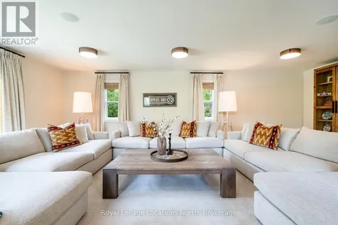4 Woodview Drive Clearview ON L9Y 3Y9
