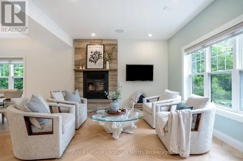 4 Woodview Drive Clearview ON L9Y 3Y9