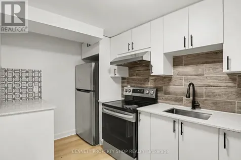 1305 Avenue N Avenue Ottawa ON K1G 0A7