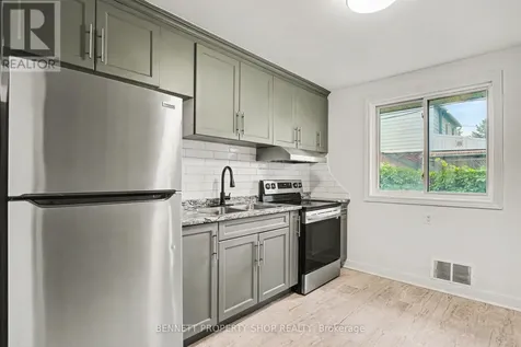 1305 Avenue N Avenue Ottawa ON K1G 0A7