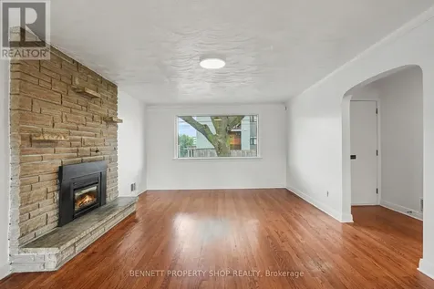 1305 Avenue N Avenue Ottawa ON K1G 0A7