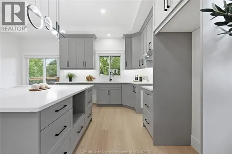3025 Mcrobbie Crescent Windsor ON N8R 0A7