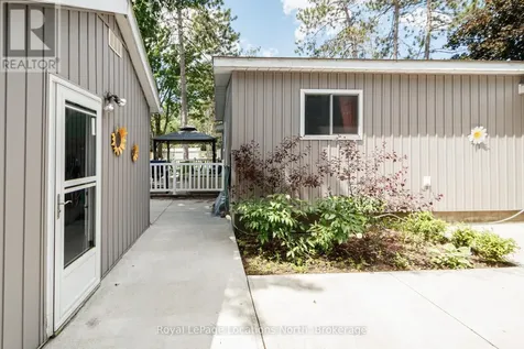 5 Golf Avenue East Wasaga Beach ON L9Z 1K2
