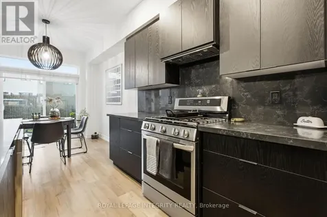 246 Cooks Mill Crescent Ottawa ON K1V 2N1