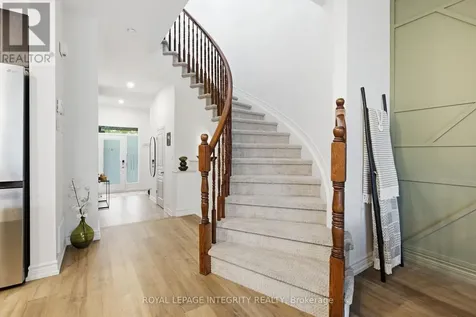 246 Cooks Mill Crescent Ottawa ON K1V 2N1