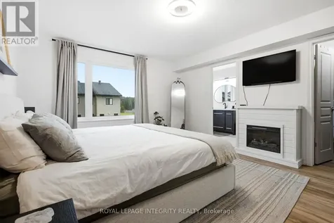 246 Cooks Mill Crescent Ottawa ON K1V 2N1