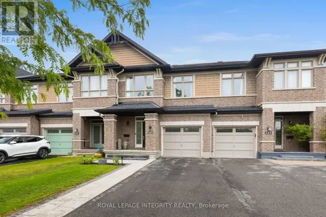 246 Cooks Mill Crescent Ottawa ON K1V 2N1