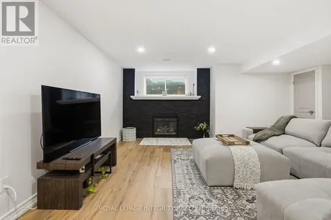 246 Cooks Mill Crescent Ottawa ON K1V 2N1
