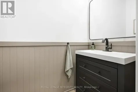 246 Cooks Mill Crescent Ottawa ON K1V 2N1