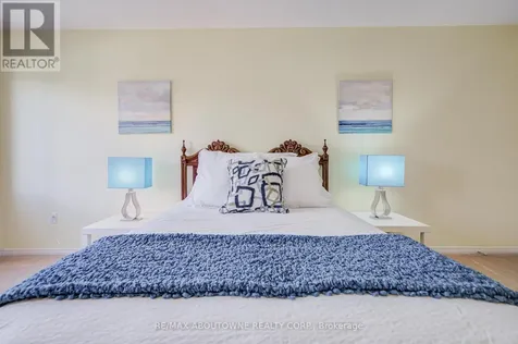 5128 Falconcrest Drive Burlington (uptown) ON L7L 6K4