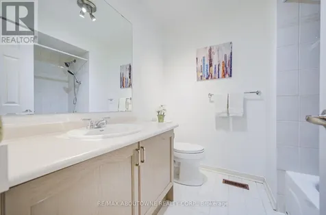 5128 Falconcrest Drive Burlington (uptown) ON L7L 6K4