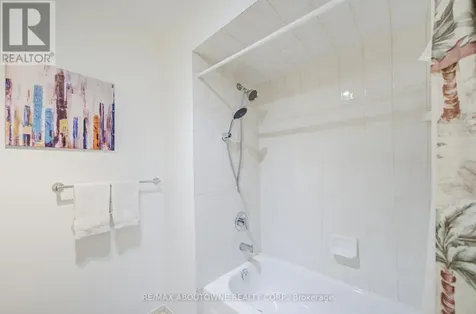 5128 Falconcrest Drive Burlington (uptown) ON L7L 6K4
