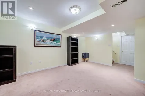 5128 Falconcrest Drive Burlington (uptown) ON L7L 6K4