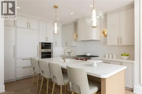 21 Second Street Oakville ON L6J 3T1