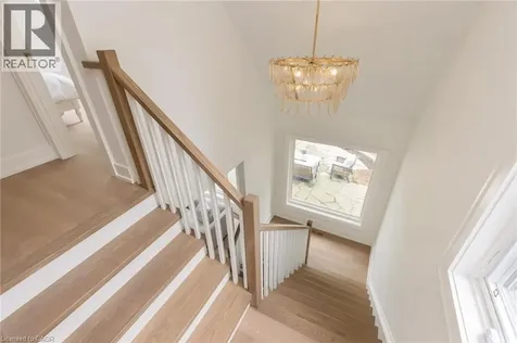 21 Second Street Oakville ON L6J 3T1