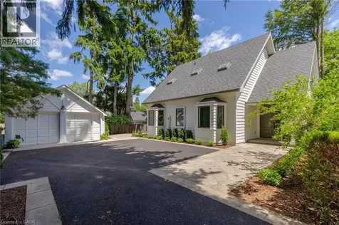 21 Second Street Oakville ON L6J 3T1
