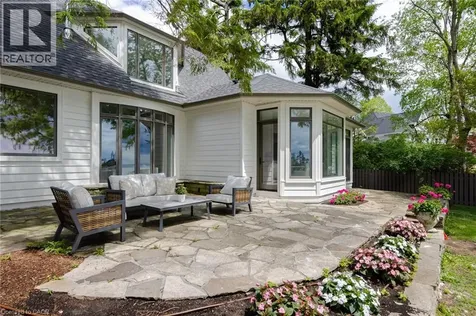 21 Second Street Oakville ON L6J 3T1