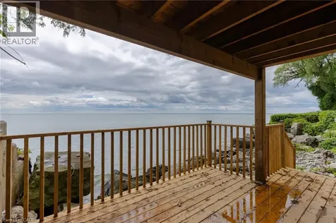 21 Second Street Oakville ON L6J 3T1