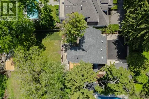 21 Second Street Oakville ON L6J 3T1