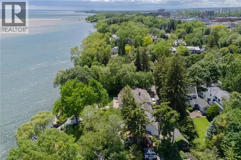21 Second Street Oakville ON L6J 3T1