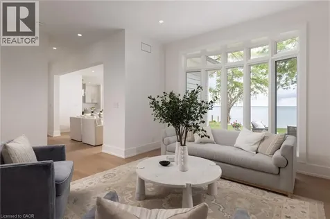 21 Second Street Oakville ON L6J 3T1