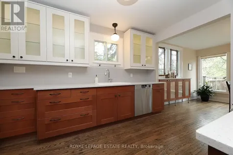 27 Sycamore Place Toronto (the Beaches) ON M4E 1K3