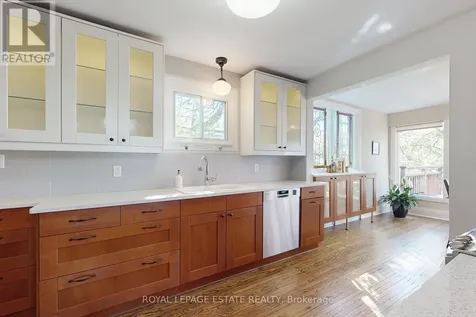 27 Sycamore Place Toronto (the Beaches) ON M4E 1K3
