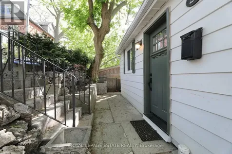 27 Sycamore Place Toronto (the Beaches) ON M4E 1K3