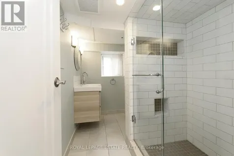 27 Sycamore Place Toronto (the Beaches) ON M4E 1K3