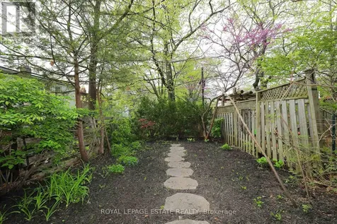 27 Sycamore Place Toronto (the Beaches) ON M4E 1K3