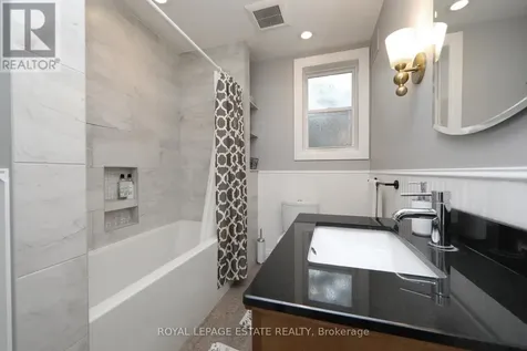 27 Sycamore Place Toronto (the Beaches) ON M4E 1K3