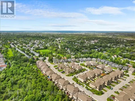 84 Porter Street Ottawa ON K2S 2L8