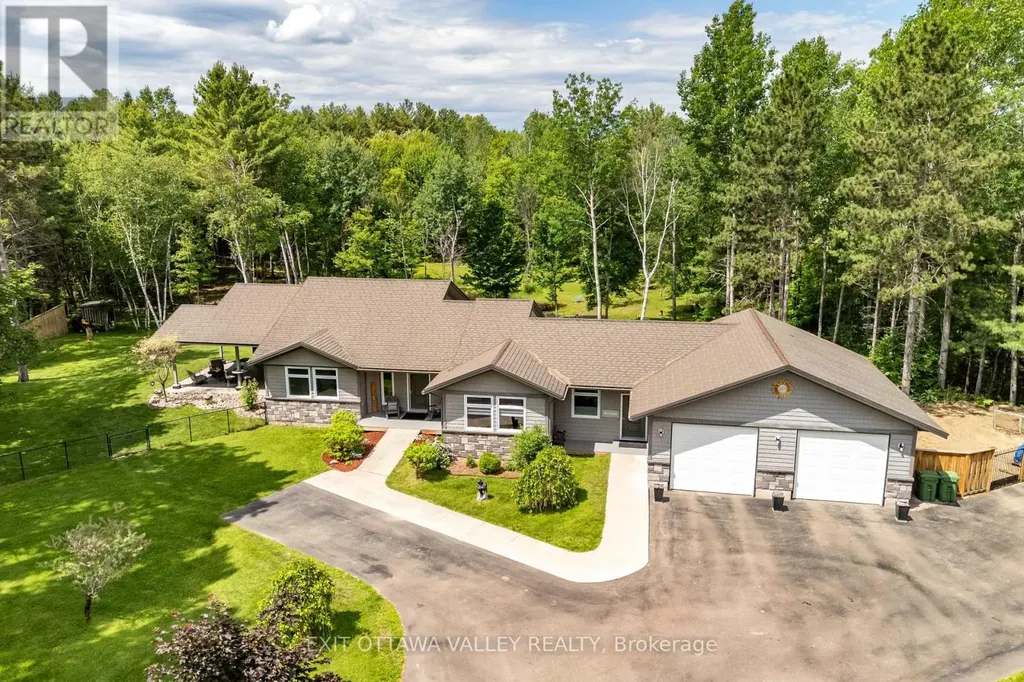 301 Doran Road Petawawa ON K8H 2W8