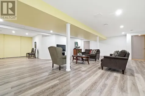 301 Doran Road Petawawa ON K8H 2W8