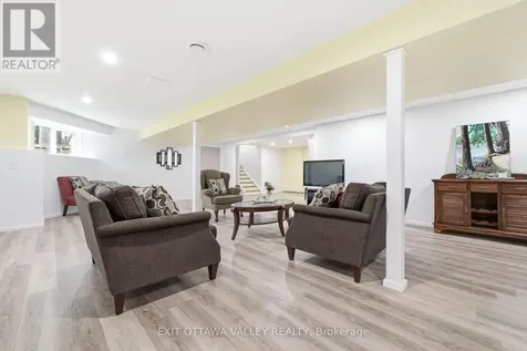 301 Doran Road Petawawa ON K8H 2W8