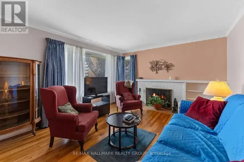 2075 Neepawa Avenue Ottawa ON K2A 3L7