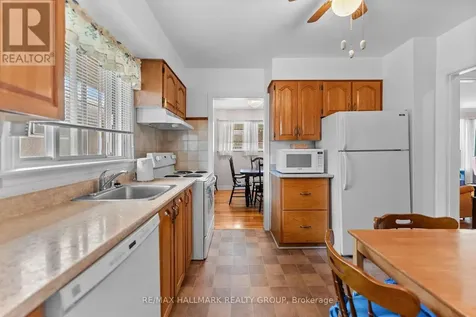 2075 Neepawa Avenue Ottawa ON K2A 3L7