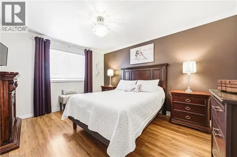 2231 Sandringham Drive Burlington ON L7P 3E6
